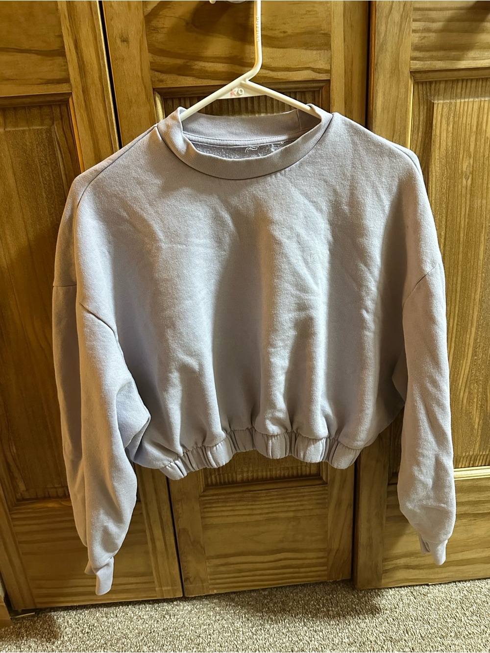 Levi's Lavender Cropped Crewneck Sweatshirt